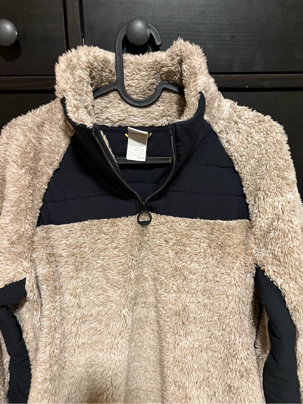 Lole Women’s Beige Sherpa Half-Zip Jacket with Black Panels